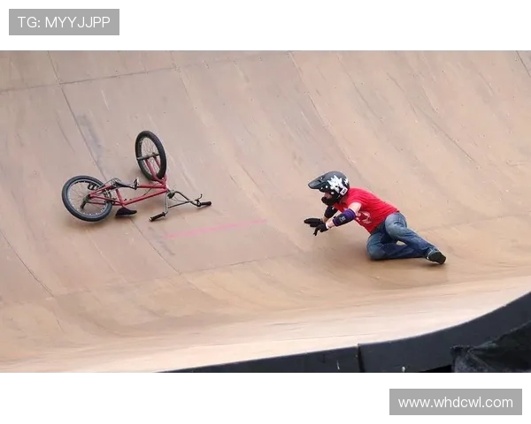 南京极限运动队与杭州极限运动队赛后复盘分析团队配合与表现的深度探讨