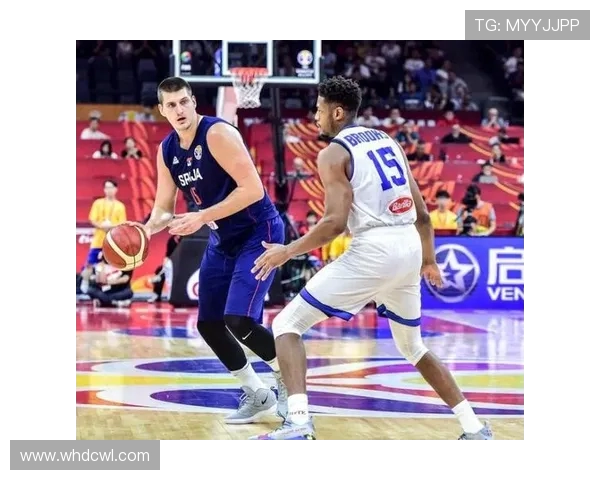 俄罗斯男篮与捷克男篮激战正酣谁能在国际赛场上笑到最后