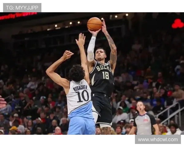 勇士与雄鹿常规赛精彩对决分析与赛后点评